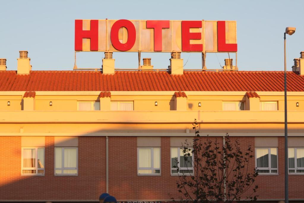 Hotel Ruta Del Duero La Cisterniga Bagian luar foto